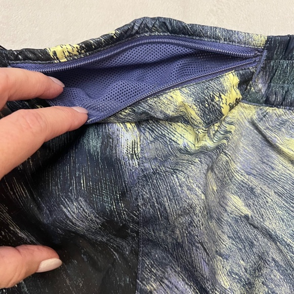 The North Face Women’s Limitless Run Shorts Standard Fit  Multicolor Size 2XL - Picture 5 of 11